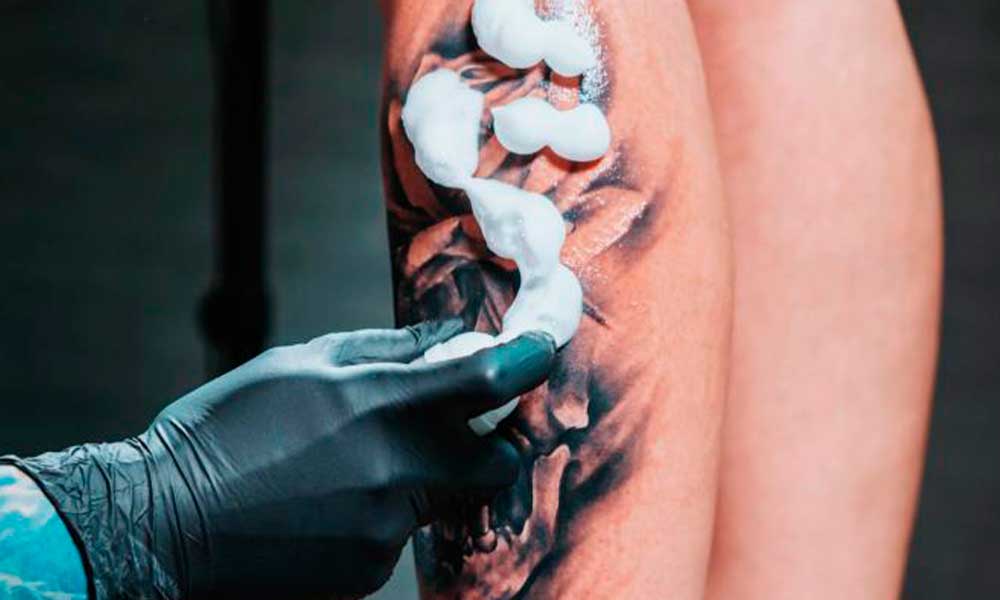 COMO CUIDO MI TATUAJE